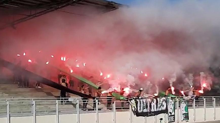 Modena. Gli ultras del Casablanca al Parco Novi Sad Razzo sui tifosi canarini, poi scontri