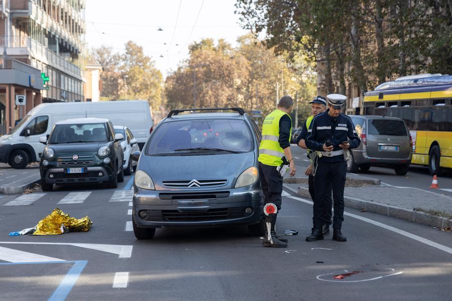 Modena. Investita mentre attraversa in via Giardini: grave 52enne