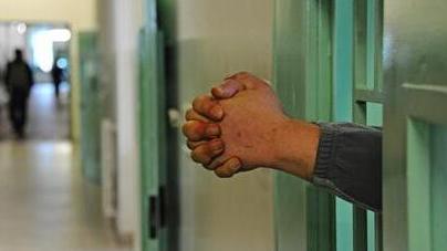 Detenuto violentato in cella a Prato: a giudizio i suoi due aguzzini