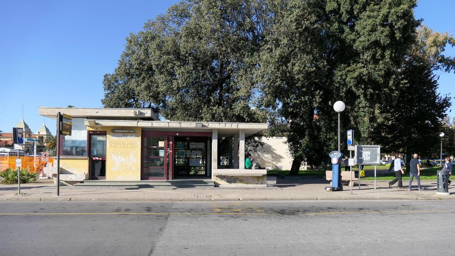 La biglietteria di Autolinee in piazza D’Azeglio (foto Paglianti)