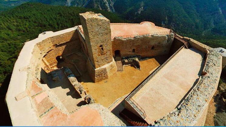 Una veduta della Rocca Sillana nel territorio di Pomarance