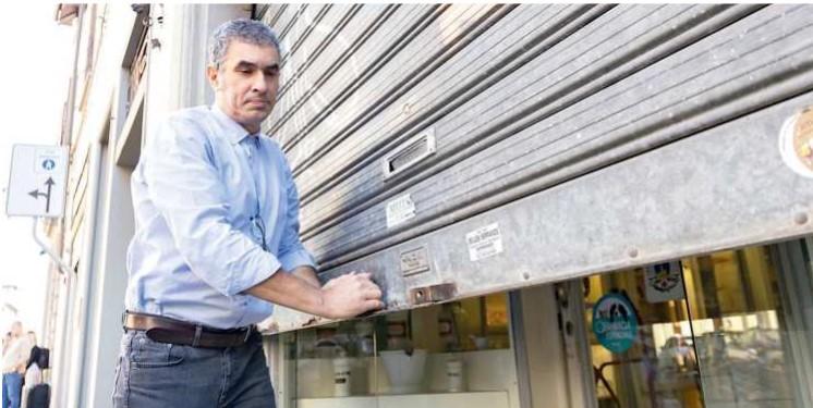 
	Il farmacista Piero Pacenti tira gi&ugrave; per l&rsquo;ultima volta il bandone dell&rsquo;attivit&agrave;

