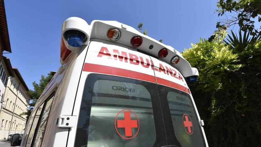 Firenze, accoltellata alla schiena dal suocero: grave una donna di 38 anni