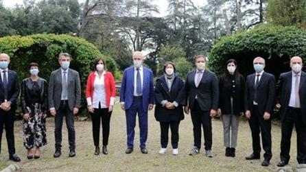 La foto scattata all’epoca dell’insediamento della giunta regionale con Anselmi primo da destra
