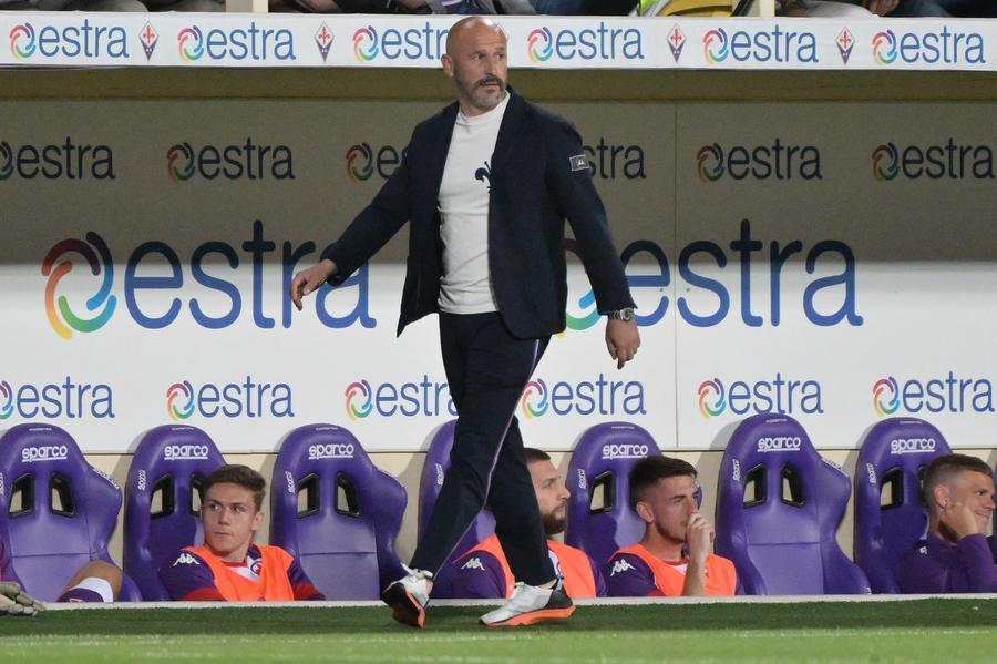 
	L'allenatore dei viola

