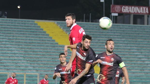 Bianconi capitano dell’Ancona svetta più in alto dei rossoneri Alagna e Tiritiello