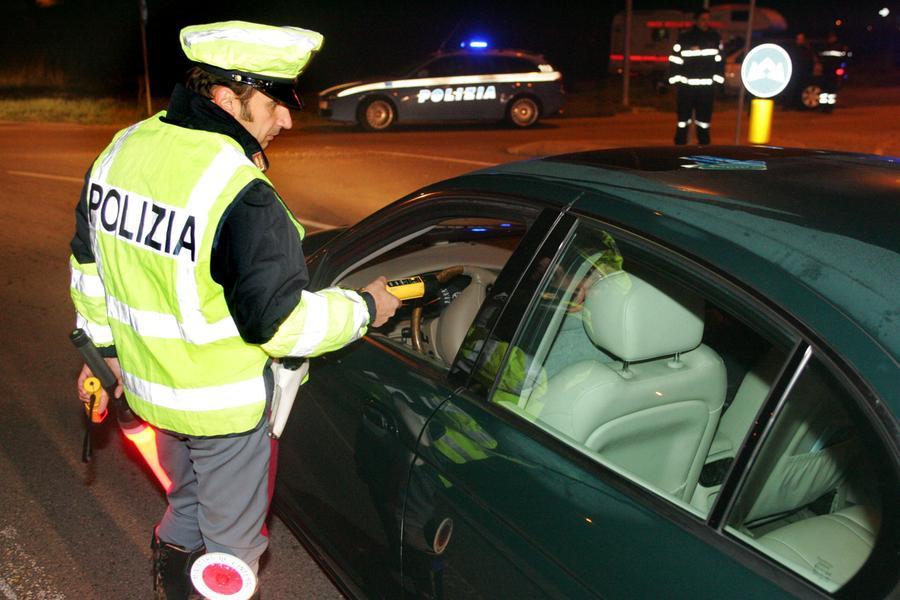 
	Controlli anti-alcol della polizia (foto d'archivio)

