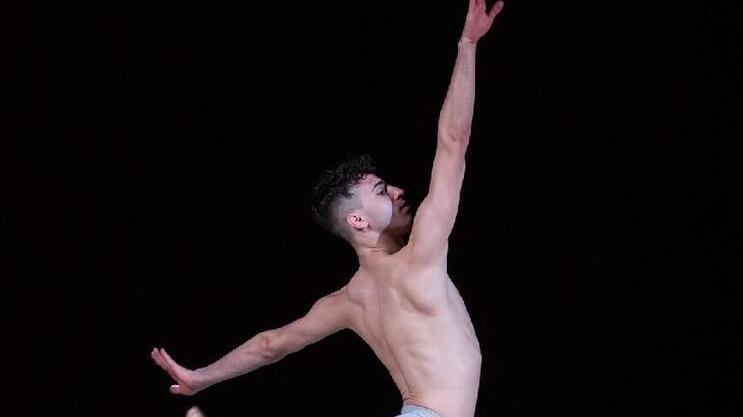 Angelo De Serra con la sua danza da Sassari vola fino a New York