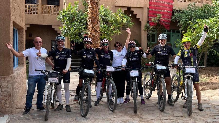 Le tre biker durante una tappa del viaggio in Marocco