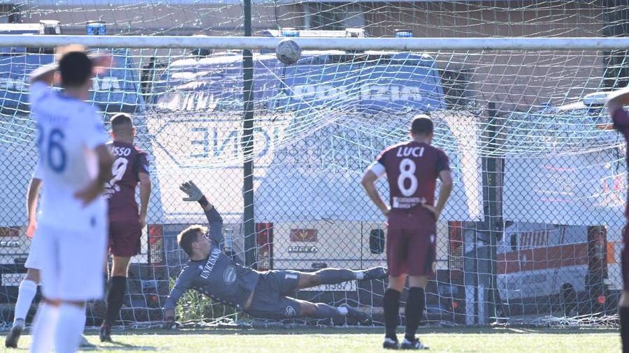 Spunta il buio dal Monte: il Livorno più brutto affonda in terra romana