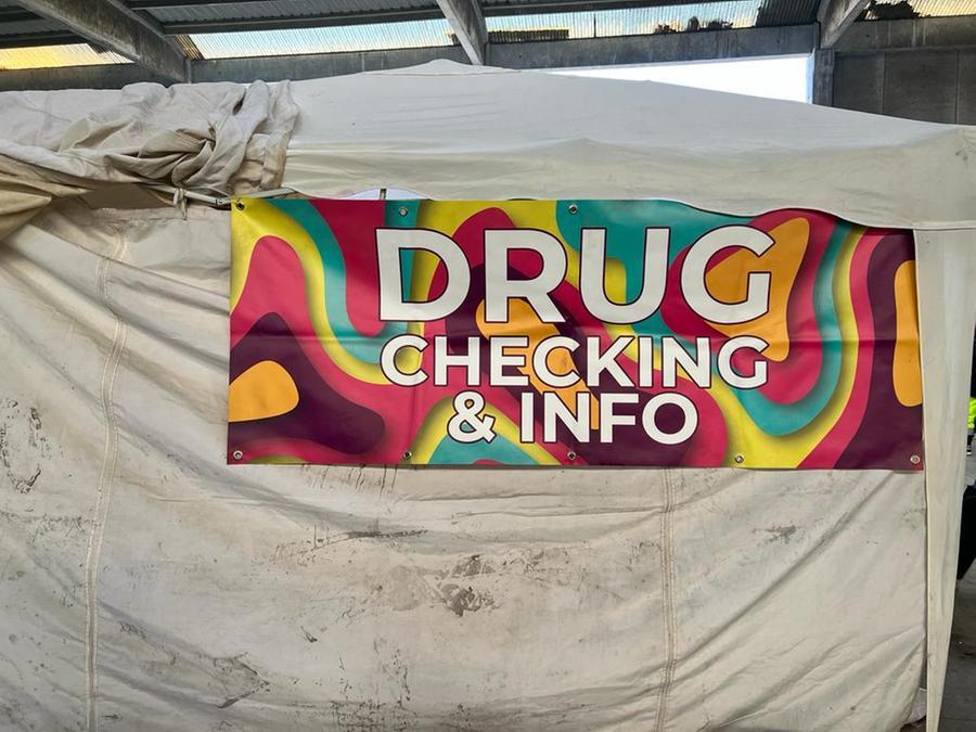 Rave e Modena. Il viaggio in incognito dentro la festa Nel capannone c