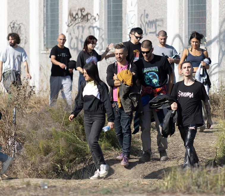 Tra i ragazzi di Modena Nord. «Veniamo ai rave per la libertà Qui chiunque è sempre ben accetto» 