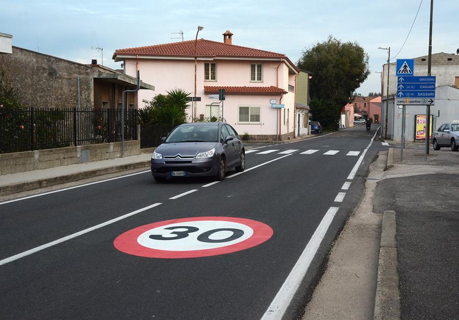 Troppi incidenti, Alghero e Quartu sono pronte: i sindaci vogliono le Zone 30