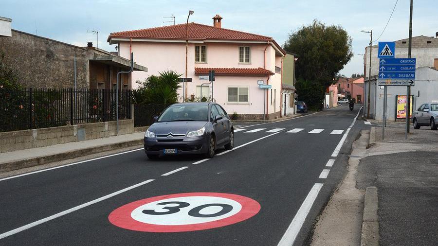 Troppi incidenti, Alghero e Quartu sono pronte: i sindaci vogliono le Zone 30