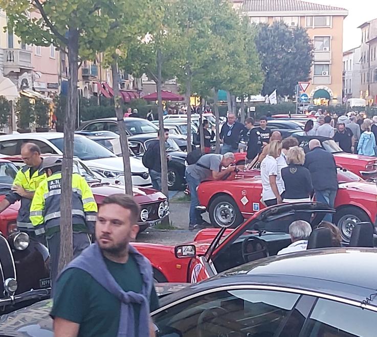 Successo di pubblico per le 75 auto d’epoca della Coppa d’Era