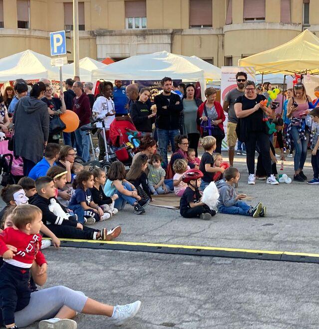 La rivincita di un quartiere: in settemila al sabato della Guglia 