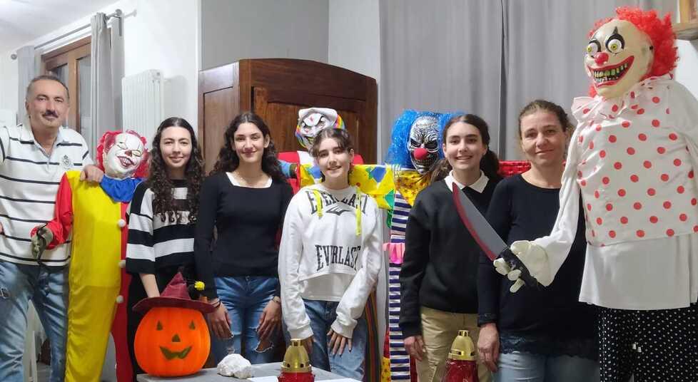 Cappuccetto Rosso sangue e Crazy Circus oggi nel giardino della paura 