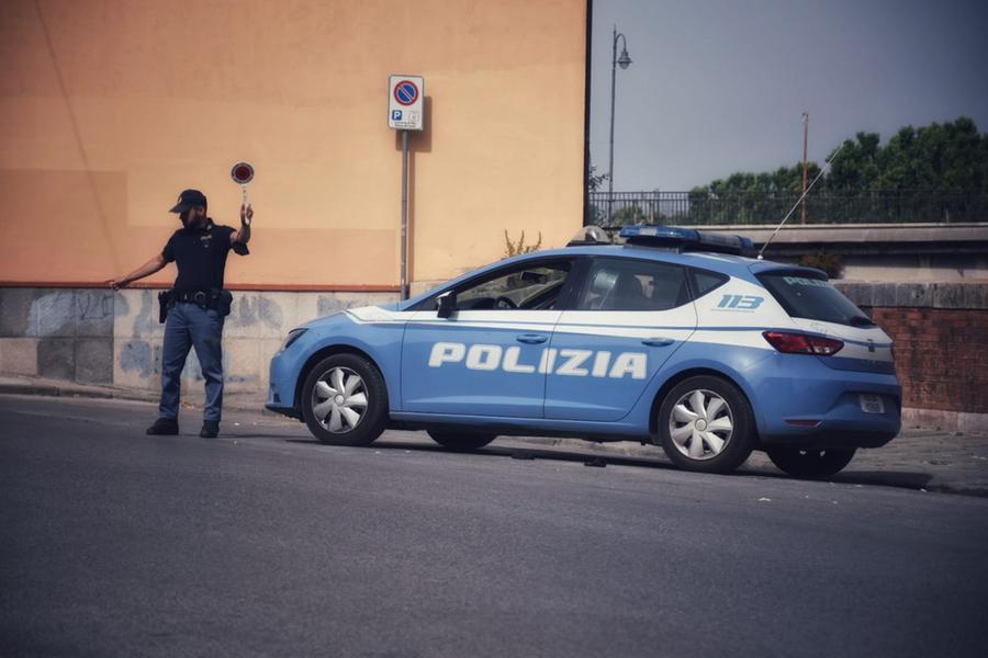 Insegue e tenta di speronare un’auto in Fi-Pi-Li: denunciato