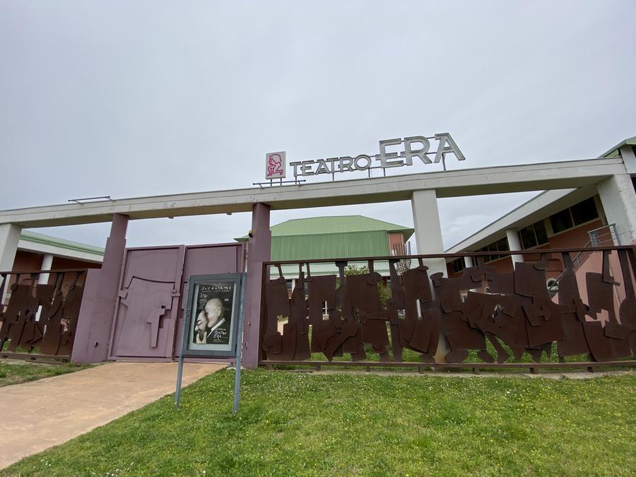 
	L'ingresso al Teatro Era di Pontedera

