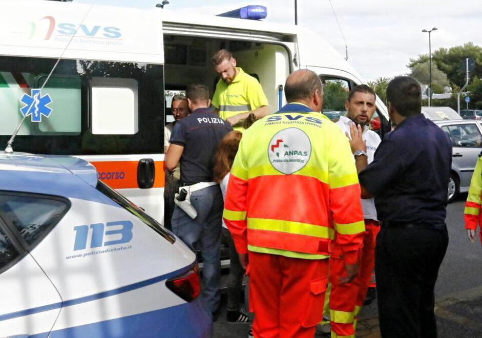 I volontari della Svs con la polizia (foto d'archivio)