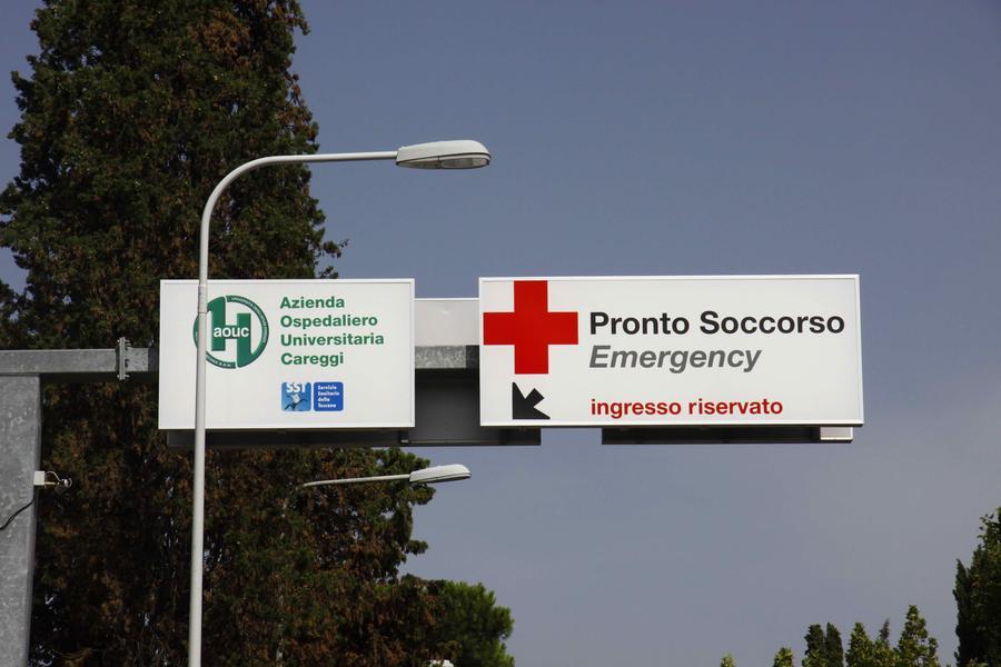 Firenze, ancora grave la donna accoltellata dal suocero