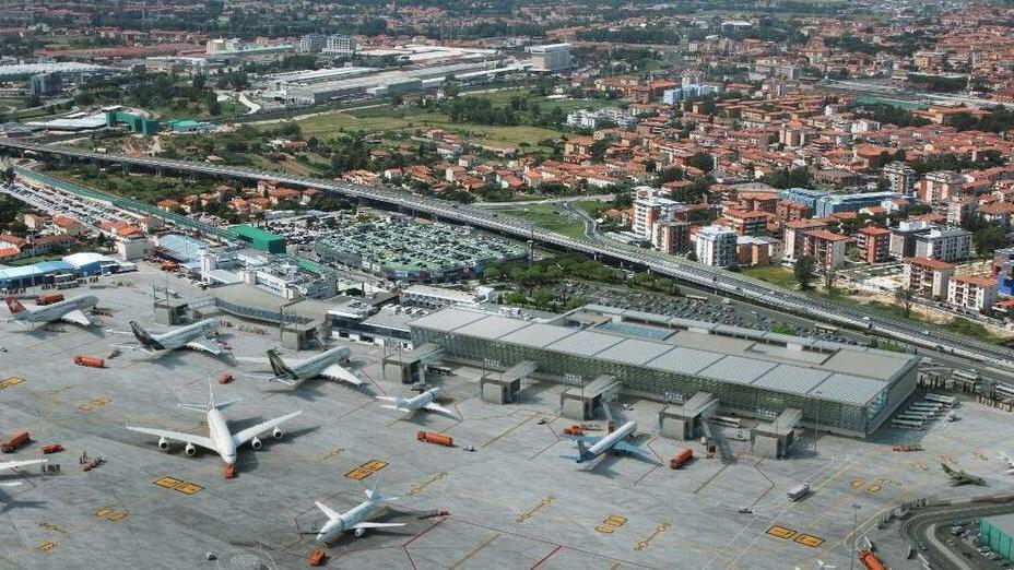 Conti contro Enac: «Pisa non strategica? Inaccettabile, si corregga subito il piano»