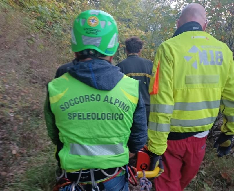 Pievepelago, cade e batte la testa: salvata una donna 55enne 