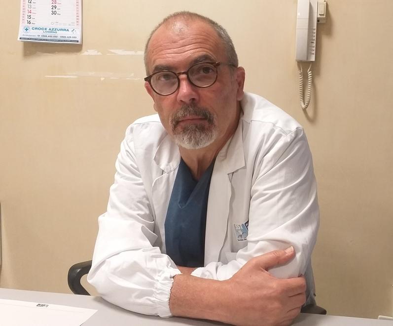 Il primario di Malattie infettive: «L’area Covid è quasi piena». Presto chiuderà un reparto