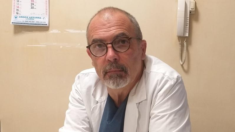 Il primario di Malattie infettive: «L’area Covid è quasi piena». Presto chiuderà un reparto