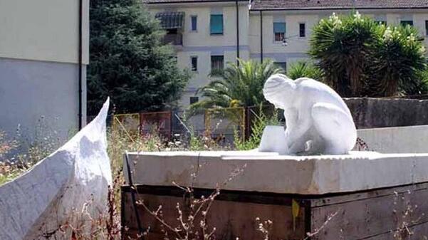 Qui pro quo nell’inventario, giallo sulla collocazione di tre grandi sculture: «Sono esposte»