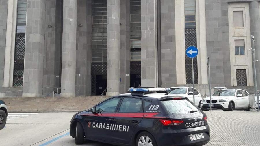 Ruba l’identità di un 45enne per mandare messaggi hot sui social: denunciato un 63enne di Guspini