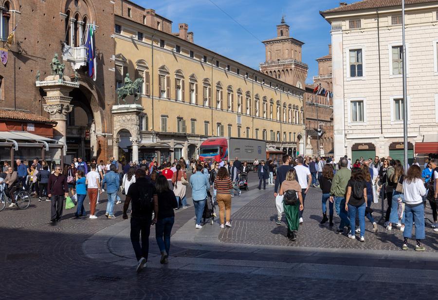 Turisti all’assalto di Ferrara: gli alberghi segnano il tutto esaurito