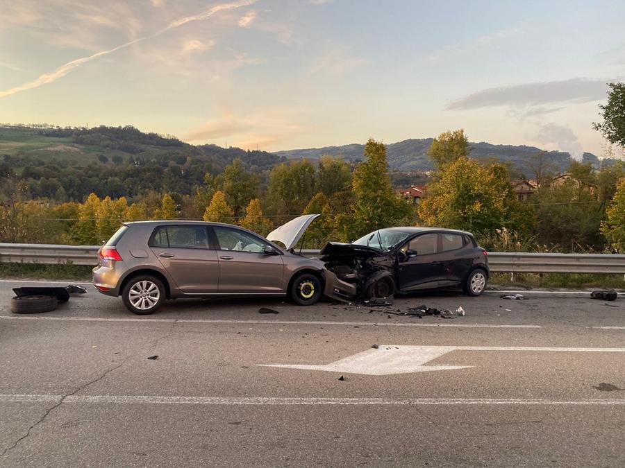Roteglia, scontro prima dell’alba tra due auto: grave una 19enne