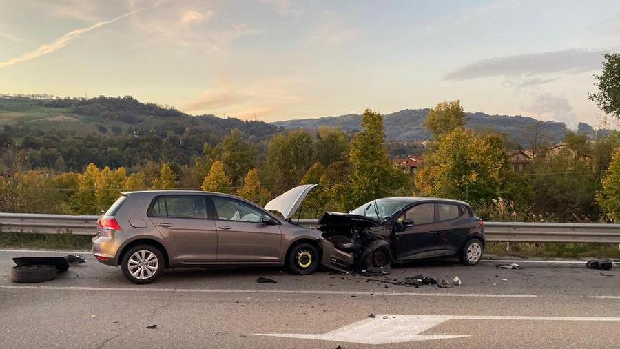 Roteglia, scontro prima dell’alba tra due auto: grave una 19enne
