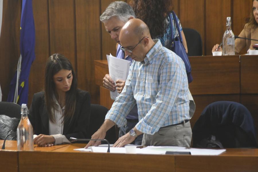 
	Carmen Murru e accanto a lei, in piedi, il sindaco Massimiliano Sanna


