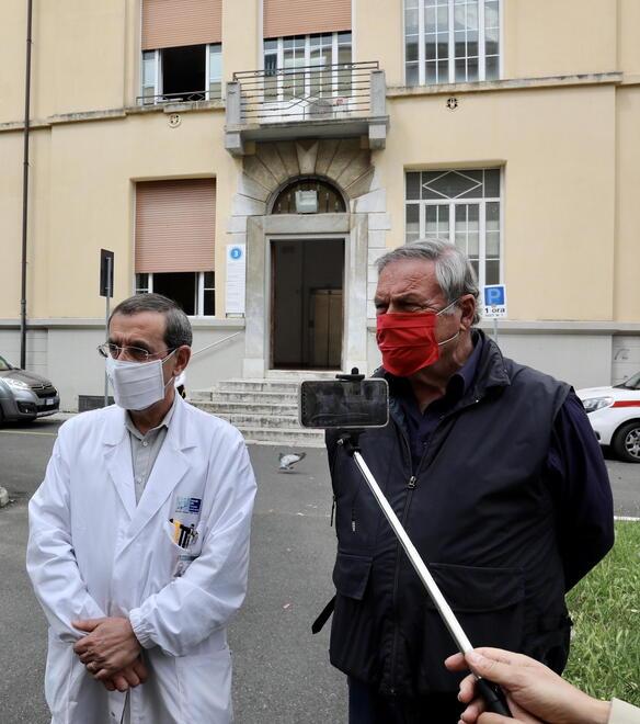 La denuncia del presidente di Ali Livorno: «A Ematologia mancano letti, pazienti costretti a emigrare» 