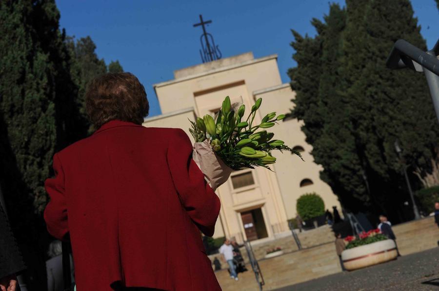 Cagliari, l’omaggio dei club Lions e Rotary alle vittime dei bombardamenti del 1943