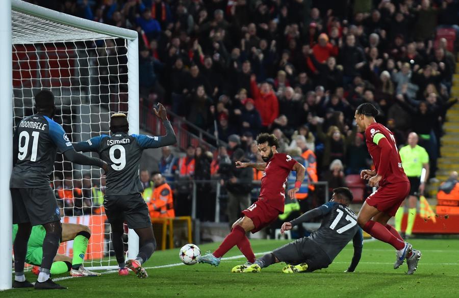 Napoli battuto 2-0 a Liverpool ma resta primo nel gruppo A