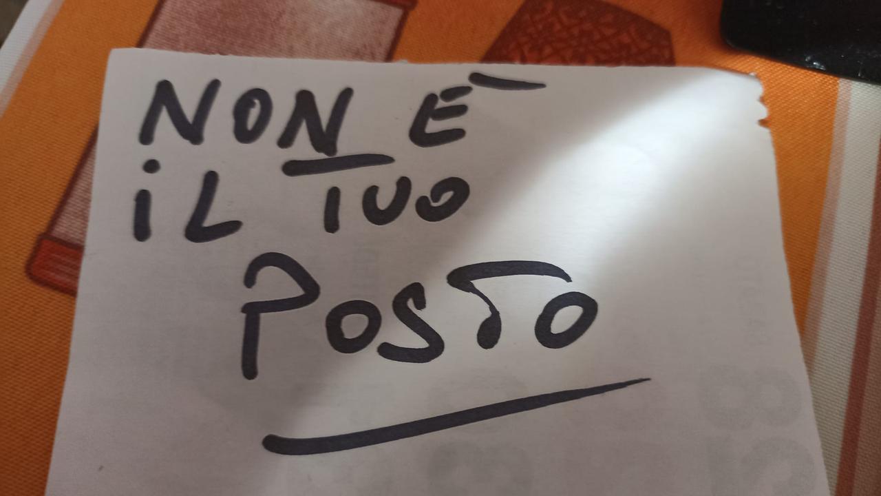 Castelfranco. Il vandalo rivendica il parcheggio e danneggia le auto