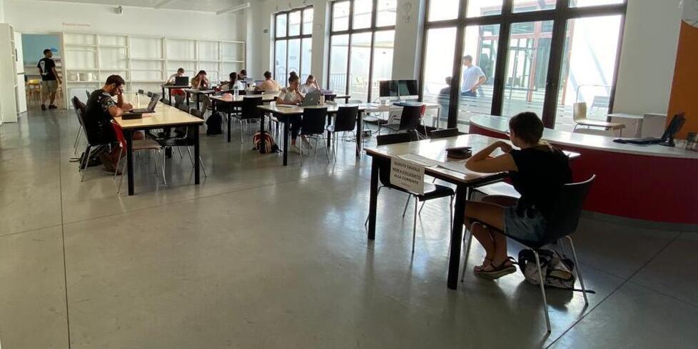 Mirandola. Biblioteca, ultimatum ai ritardatari «Riconsegnate quei 263 libri» 