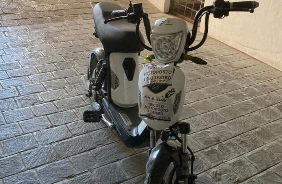 Bomporto. Ai cinquanta all’ora con la bicicletta elettrica “truccata” da ciclomotore: multa di 6mila euro