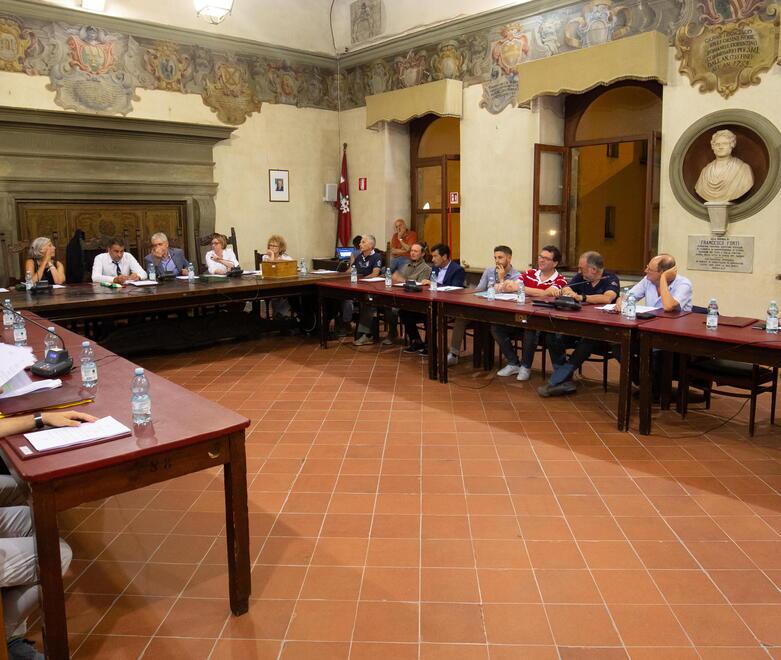 Sindaco e questione incompatibilità la discussione in consiglio comunale