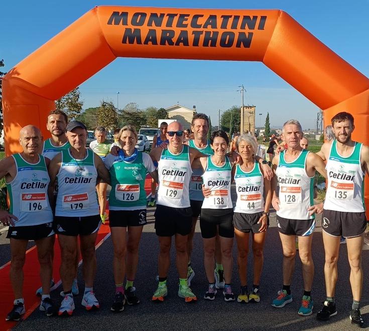 Gli atleti del GP Parco Alpi Apuane in gara nella Montecatini Marathon che ha visto il quarto posto del podista garfagnino Mirko Tarantola