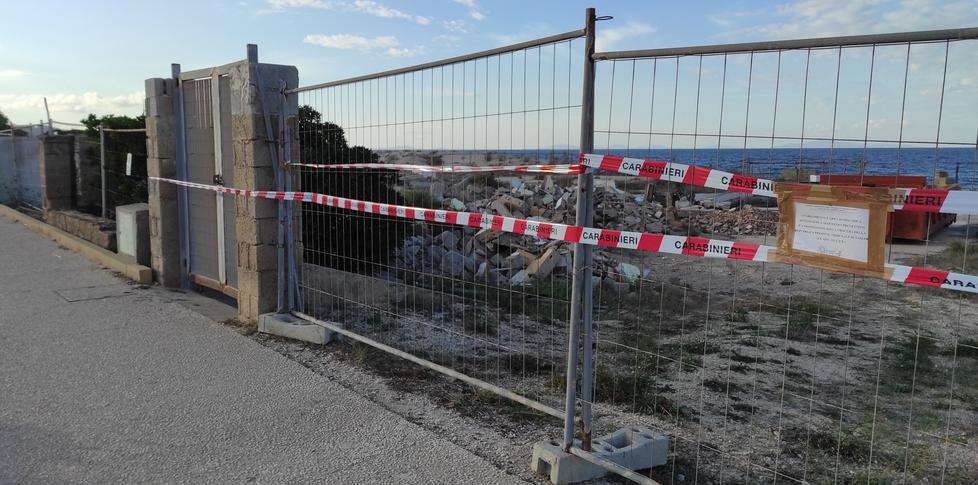 Lido Iride, la procura ha messo i sigilli: il cantiere abbandonato è un ecomostro