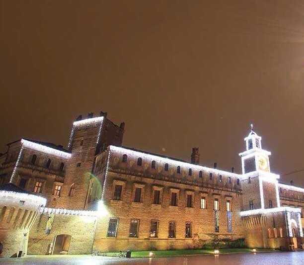 Carpi. Il caro bollette non spegne il Natale del centro storico 