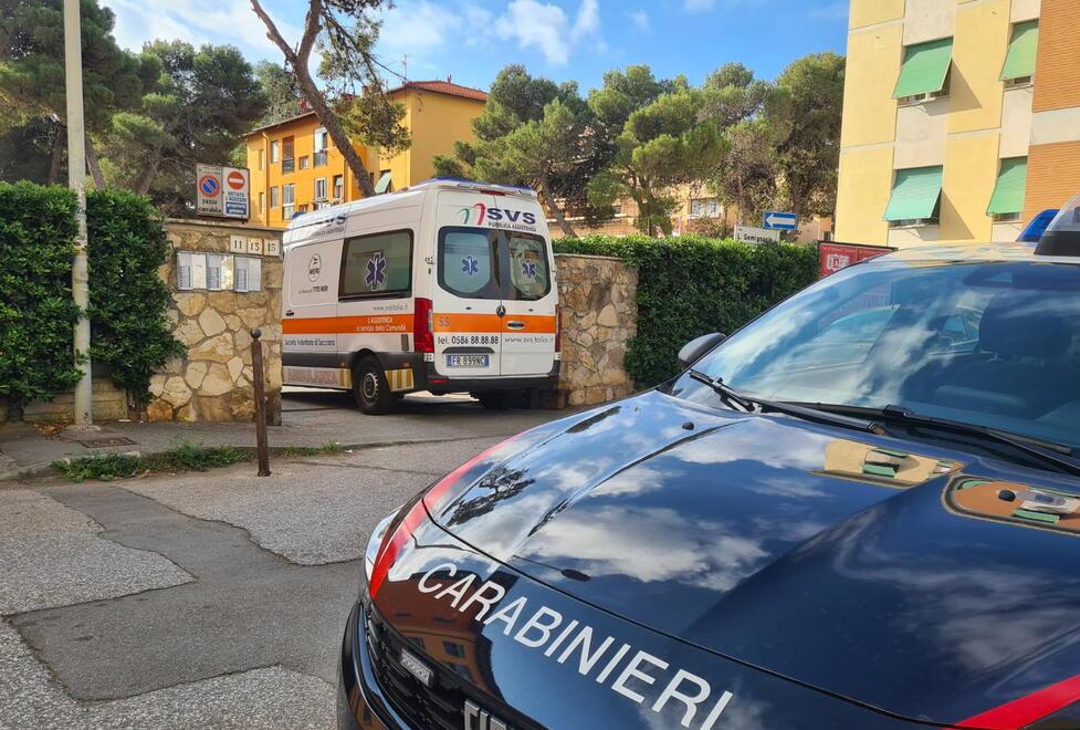 Vede una donna che viene picchiata in casa e dà l’allarme mentre è sul ponteggio: «Era in pericolo, dovevo fare qualcosa»