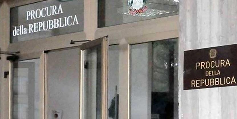 Violenza sulla nipote di 10 anni, una testimone in aula: «L’ha fatto anche a me»