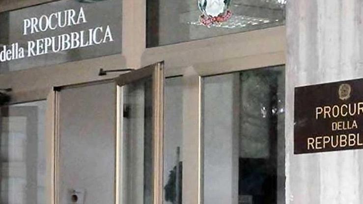 Violenza sulla nipote di 10 anni, una testimone in aula: «L’ha fatto anche a me»