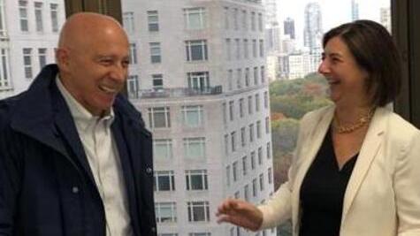 Il sindaco di Peccioli Renzo Macelloni e Maria Perbellini del New York institute of technology