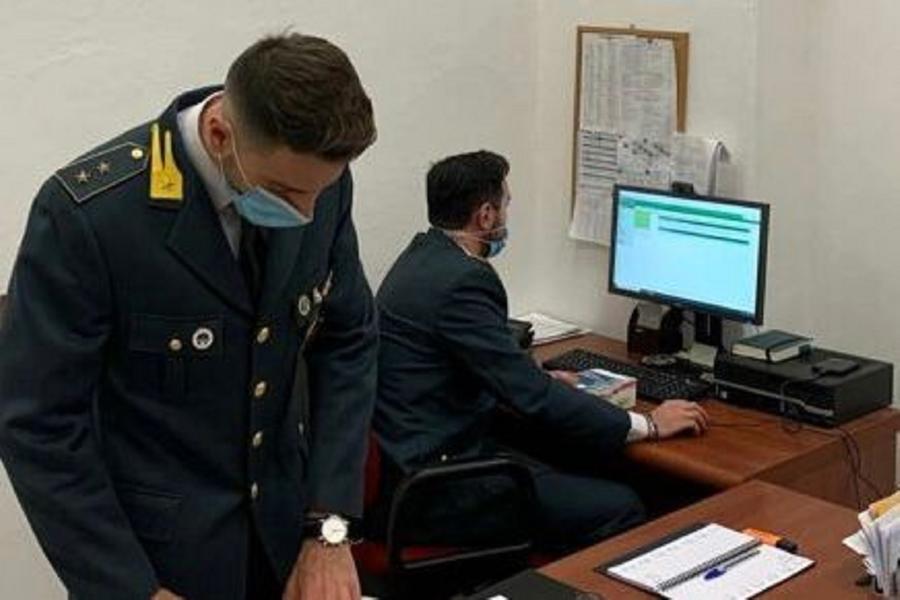 
	Due militari della guardia di finanza

